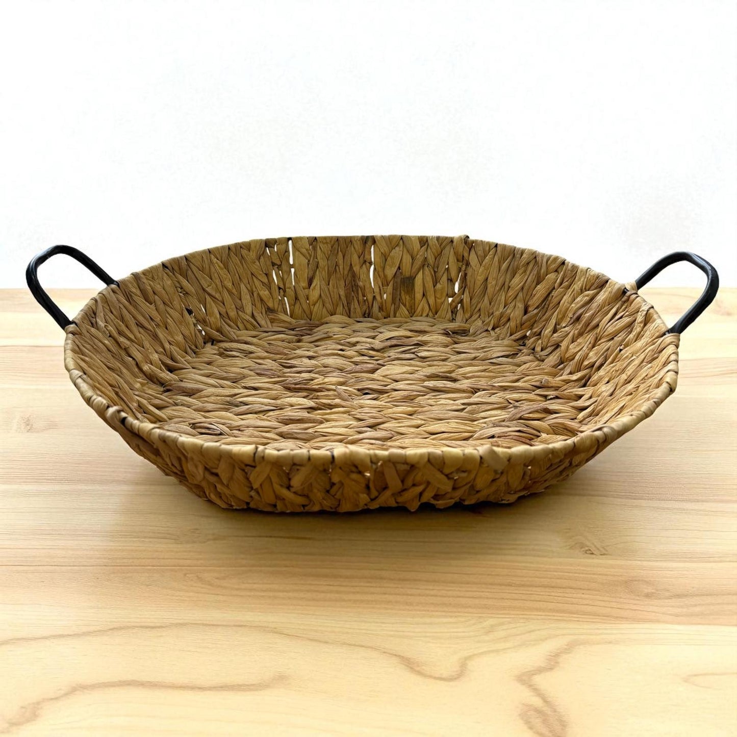 Doğal Su Sümbülü Hasır El Örgüsü Tepsi – Kulplu Dekoratif Sepet