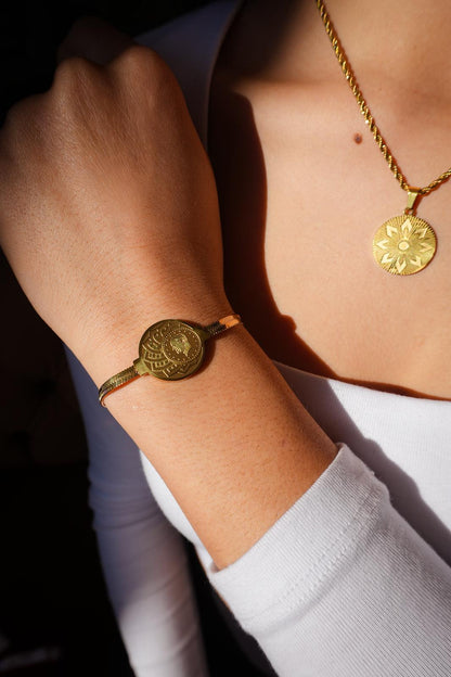 Minimal Yuvarlak Atatürk Madalyon Kolye ve Bileklik Seti – Zarif & Günlük Şıklık