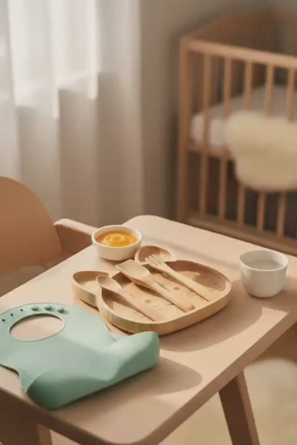 Kedi Figürlü Bambu Bebek Mama Seti – Bölmeli Tabak + Kaşık Çatal Seti