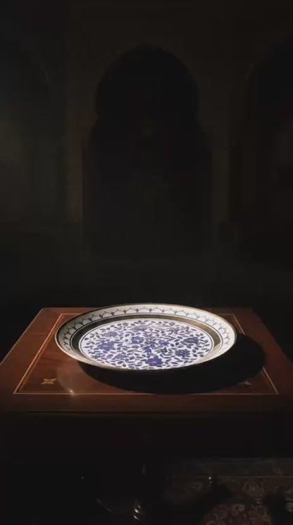 2002 Yapımı Osmanlı Tarzı Koleksiyonluk Porselen Tabak – Altın Yaldızlı Mavi Çini Motifli